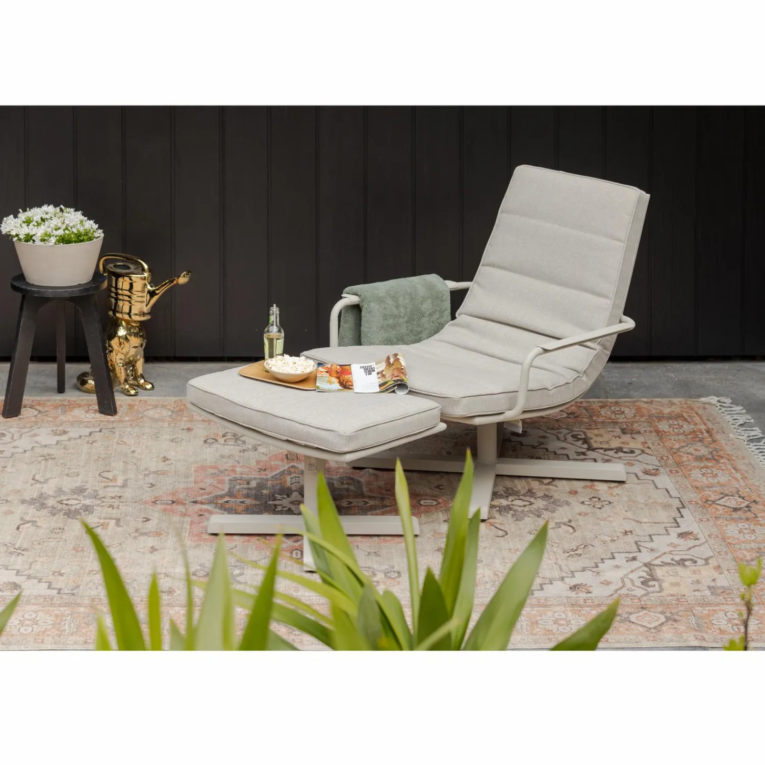 Best WOOOD Coosa tuinhocker aluminium zand