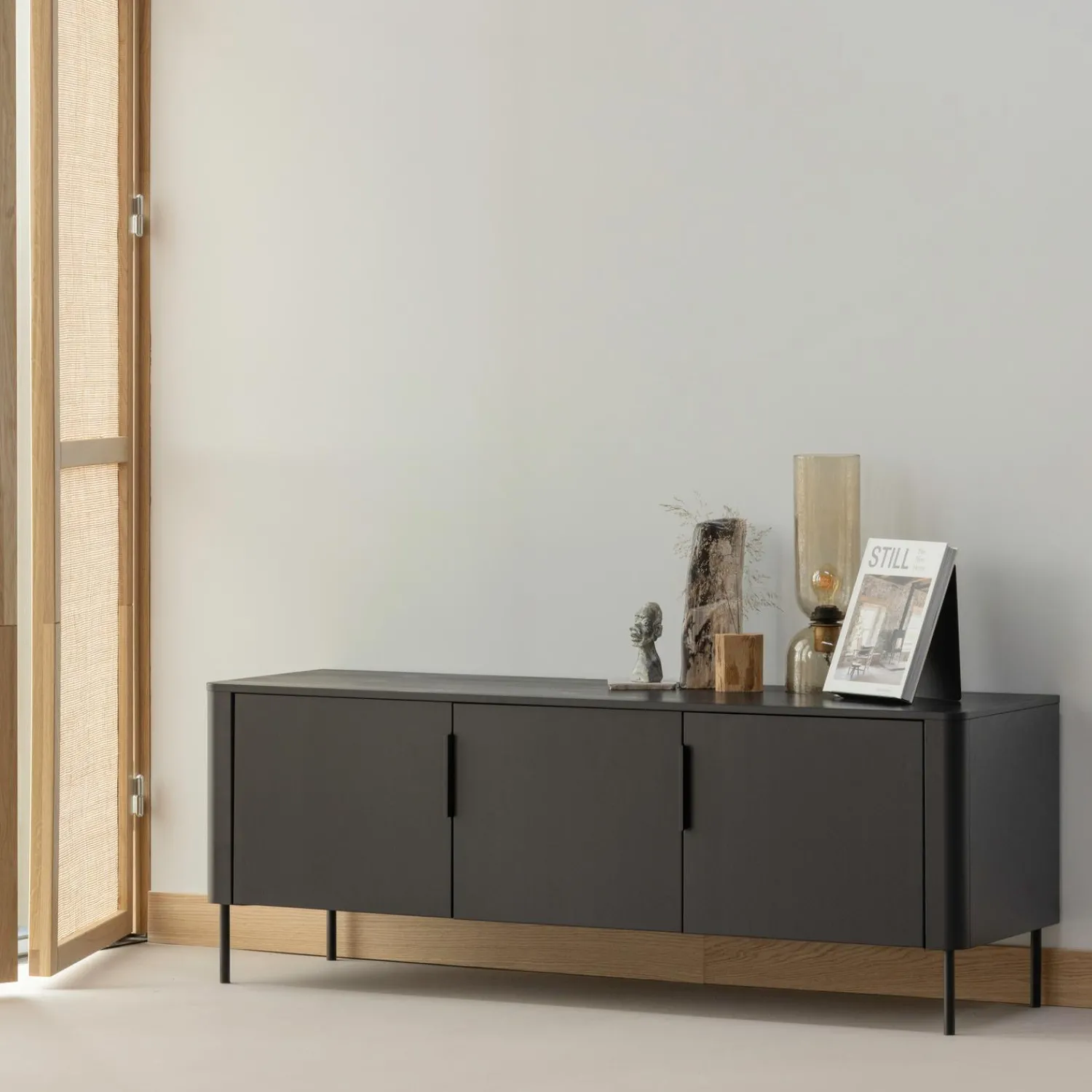 Discount WOOOD Gunnar tv meubel 154 cm grenen Matzwart