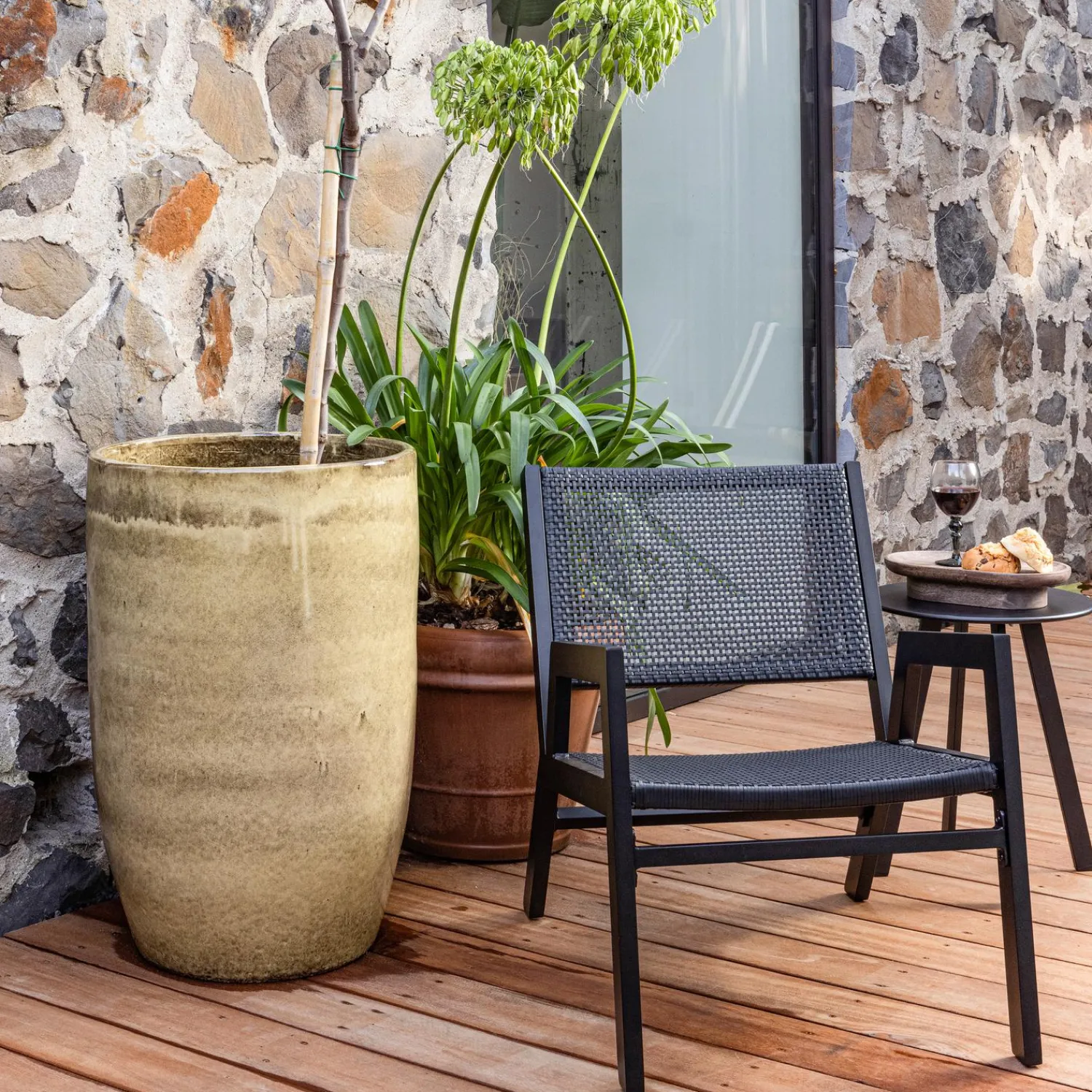 Clearance WOOOD Pem tuin fauteuil met armleuning aluminium zwart