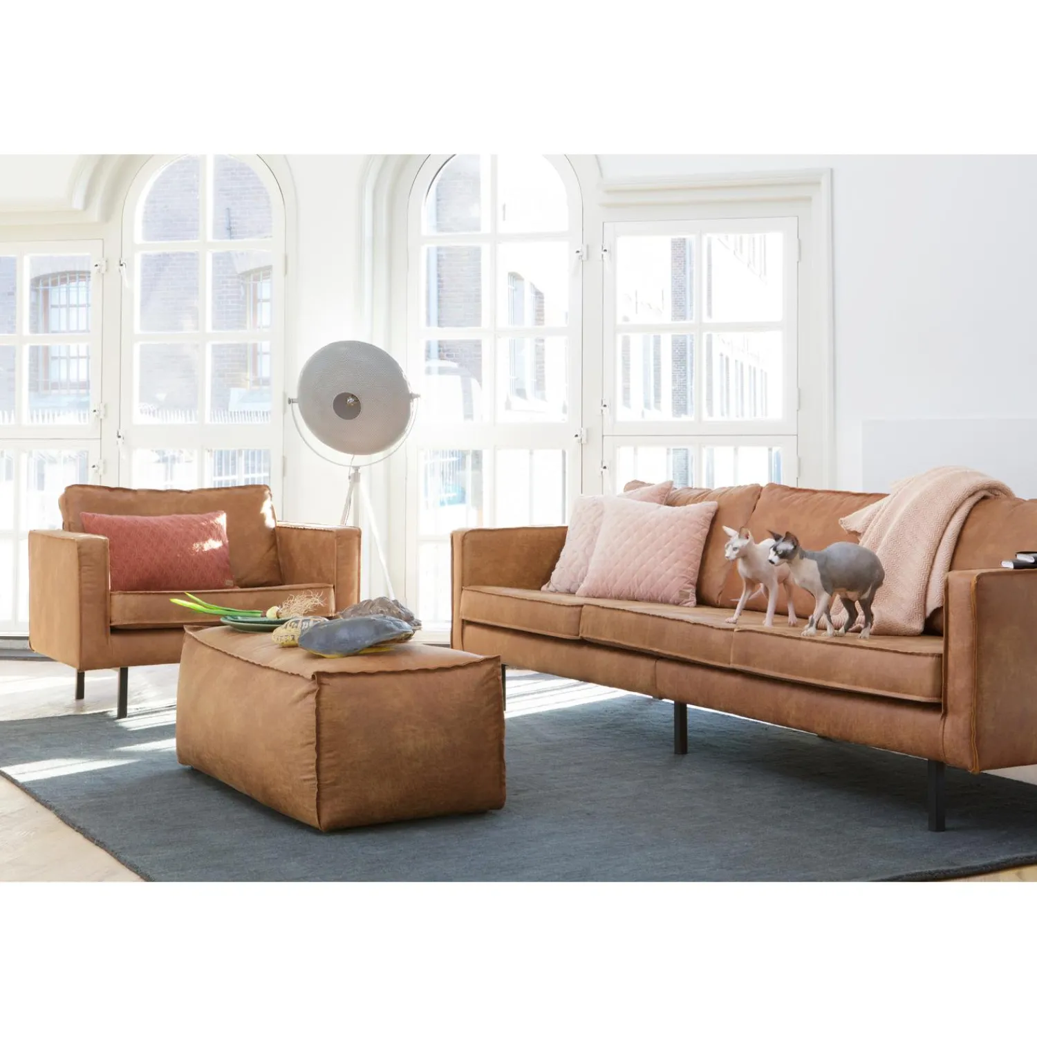 WOOOD Rodeo poef 43x120x60 ecoleer Cognac